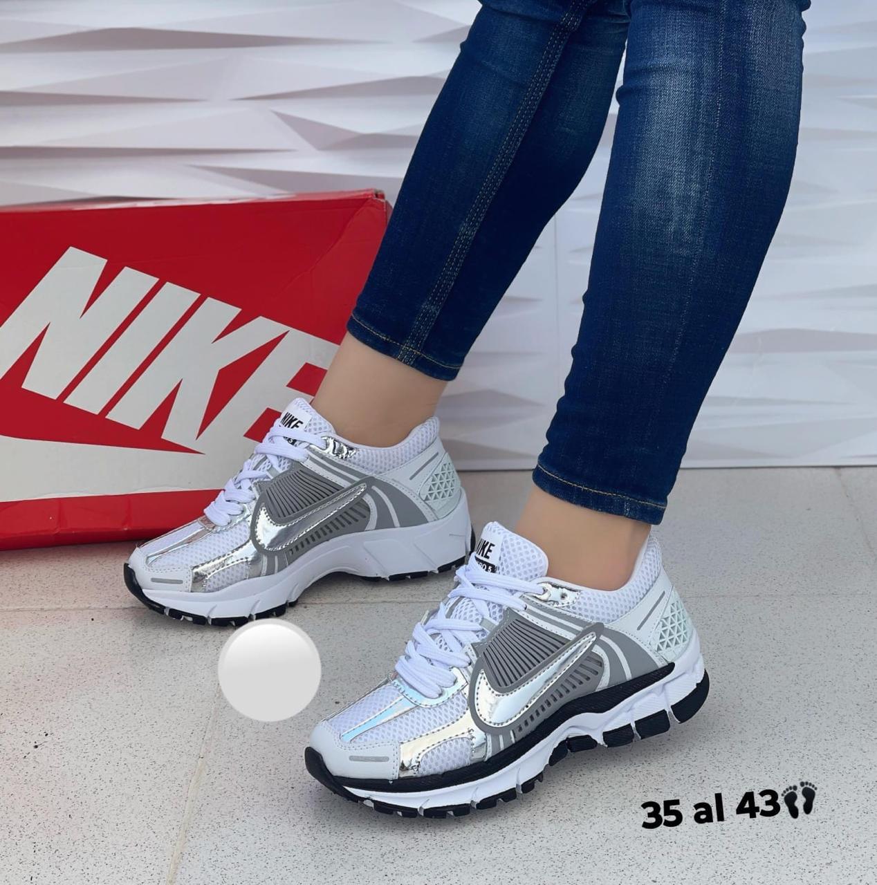 TENIS NIKE VOMERO BLANCO X GRIS