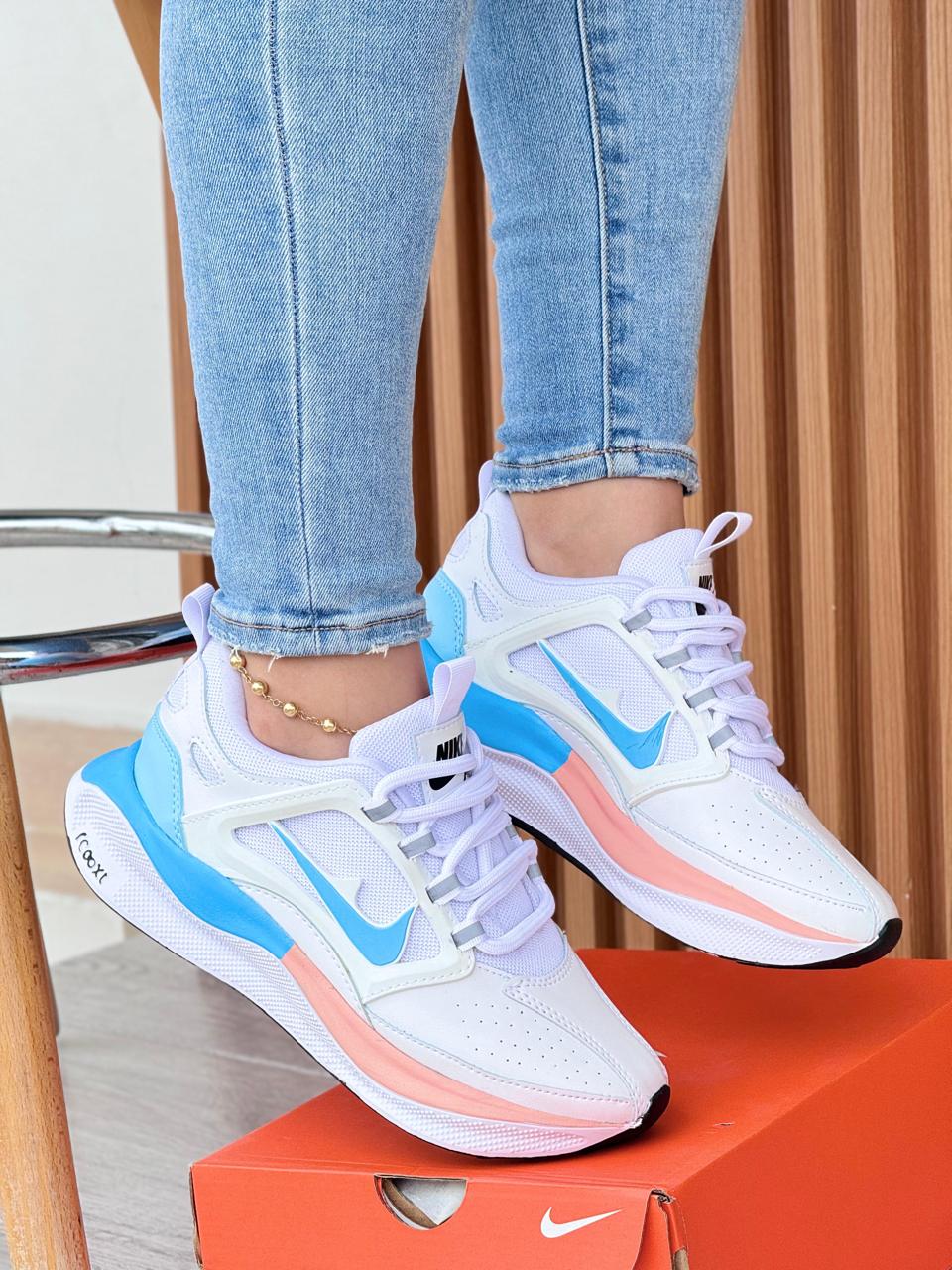 TENIS NIKE DAMA BLANCO X AZUL
